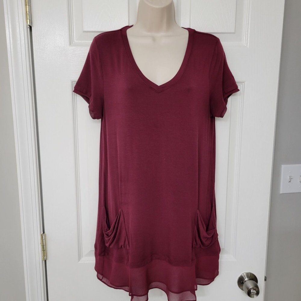 LOGO Lori Goldstein Petite Size PS Burgundy Red V-neck Knit Top w Pocket A241119
